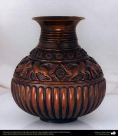 Arte islamica-Metallo goffrato-Vaso goffrato allo stile sassanide-Artista:Akbar Bozorghian-140 