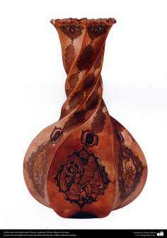 Art iranien (Ghalam zani), vase gravé, fait par le professeur Ali Saei - 168