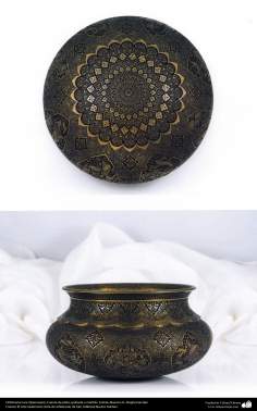 اسلامی ہنر - دھات پر حکاکی اور فنکاری کے ذریعہ برتن پر ابھرے نقوش (فن قلم زنی) - ۳۲