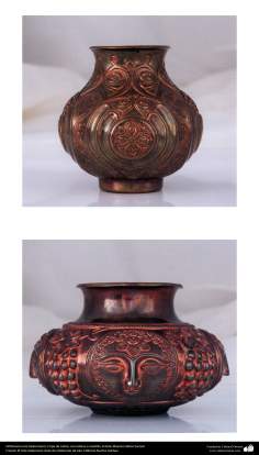  Arte islamica-Qalam zani (Decorare in rilievo di metallo)-Il recipiente goffrato di rame-52 