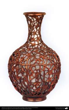 Arte islamica-Qalam zani (Decorare in rilievo)-Il vaso goffrato d'argento-58