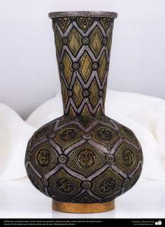 Iranian goldsmith (Qalamzani) Bronze vase engraved silver cover - 7