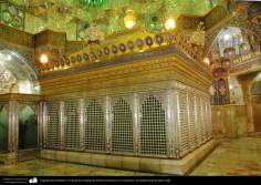 معماری اسلامی - نمای از ضریح حضرت معصومه (س)‌ و سقف آینه کاری شده حرم در شهر مقدس قم - 12