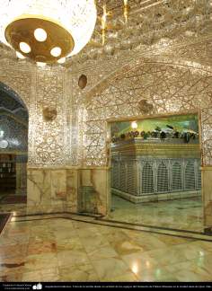 Architecture islamique -Une vue du salon avec des miroirs et la lustre du sanctuaire de l'Imam Fatima Ma'soumeh -Qom-12