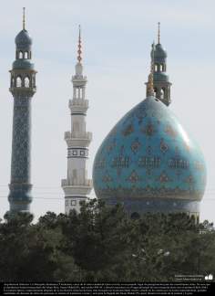 اسلامی فن تعمیر - شہر قم میں جمکران مسجد کی گنبد اور مینارہ ، ایران - سن ۹۸۴ء