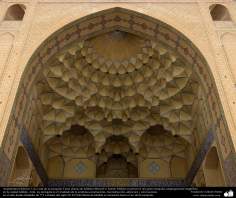 Architecture islamique une vue de carrelage historique de la grande mosquée d&#039;Isphahan, reconstruite en  771 -  17