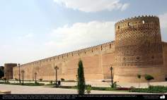 Arquitetura Pré-Islâmica - Vista de fora da cidade de Arg-é Karim Khan, construída entre 1766 e 1767 ma dinastia Zand 