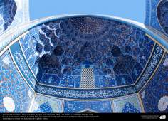 Исламская архитектура - Облицовка кафельной плиткой (Каши Кари) - Мечеть Шейха Лютфуллы в Исфахане - Иран - 100