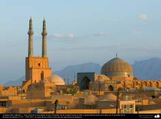 Architecture islamique - une vue de la Grande Mosquée (Masjid jâme&#039; de Yazd en Iran)