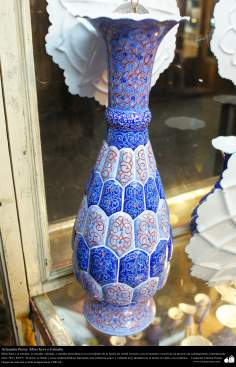 اسلامی فن - ہاتھ کا ہنر - مینا کاری سے بنایا گیا سجاوٹی برتن - ۳۲