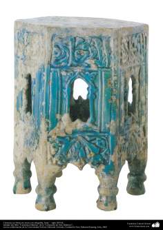 Cerâmica islâmica - Cerâmica em forma de mesa adornada com caligrafia, Síria, século XIII d.C (38) 