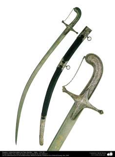 Gli antichi attrezzi bellici e decorativi-La spada e il fodero decorato con dettagli fini-India-1163 d.C-3   