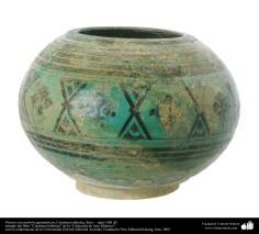 イスラム美術・イスラム陶器やセラミックス（対称線で装飾されている陶器瓶-　シリア、１３世紀） -41