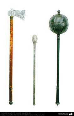 Axe et sceptres artistiquement décorés; Inde - XVIII et XIX siècle.