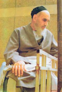 Imam Khomeini, dedicou-se aos estudo e se tornou o grande líder como é reconhecido hoje  