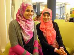 Хиджаб мусульманских женщин - Исламский хиджаб в весёлых и красивых цветах
