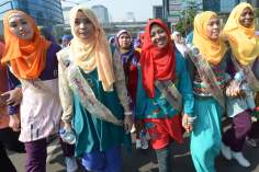 Mujer musulmana  Indonesia- Bangladesh- desfile de moda (Miss World Muslimah 2013)