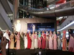 Mujer musulmana en Indonesia- desfile de moda (World Muslimah 2013) -1