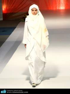 Le donne musulmane e la sfilata di moda-6