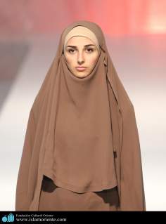 Mulher muçulmana e desfile de moda