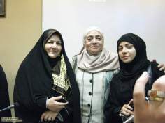 Vie sociale de la femme musulmane,  une photo de quelques femmes travaillant ensemble - 26