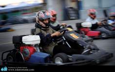 مسلمان خواتین اور کھیل - حجاب کے ساتھ کار کے مقابلہ میں، ایران  