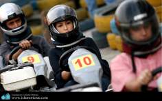 Mulher muçulmana - Uma corrida de kart - 2
