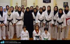 Mulher muçulmana esporte - Uma equipe feminina de taekwondo