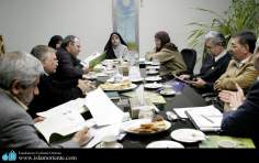 Des femmes musulmanes en train de jouer leur role politique dans la societé islamique, Iran.