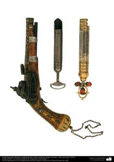 Pistola finamente adornada e Implemento para colocar pólvora, Império otomano e Irã, século XVII d.C