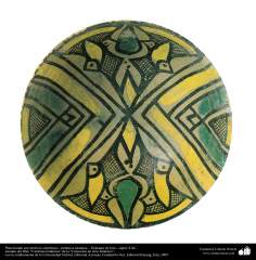 Schüssel mit symetrischen Details – Islamische Keramik – Nischabur in Iran -  X. Jahrhundert n.Chr. - Islamische Kunst - Islamische Potterie - Islamische Keramik