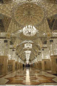 A magnifica Sala Dar al-Huyyah (Casa da prova de Deus), interior do Santuário do Imam Rida (AS) - Mashad Irã