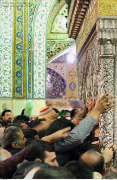 Sanctuaire de l&#039;Imam Reda (as) à Mashhad - Iran / fidèles expriment leur amour à l&#039;Imam - 35