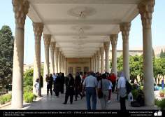 Une des salles à colonnes du mausolée de Hafez-e Shirazi (1325 -. 1389 AD), le célèbre poète perse soufi mystique Hafezieh, Shiraz