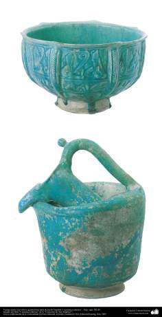Cerâmica islâmica - Vasos azuis com relevo geométrico (Jarra com gargalo afundada) Irã, século XII d.C 