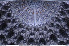 Architettura islamica-Una vista del soffitto rivestito di piastrelle e &quot;Muarraq&quot; usato nel santuario di Imam Reza(P)-Mashhad(Iran)-5