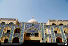 Arte islâmica – Azulejos e mosaicos islâmicos (Kashi Kari) feito em paredes, tetos e cúpulas do Instituto Acadêmico Cultural Dar al Hadith, Qom, Irã - 69