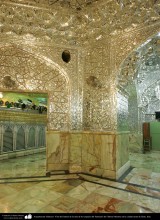 Arquitectura Islámica- Vista del lateral de la sala de los espejos del Santuario de Fátima Masuma en la ciudad santa de Qom, Irán (10)