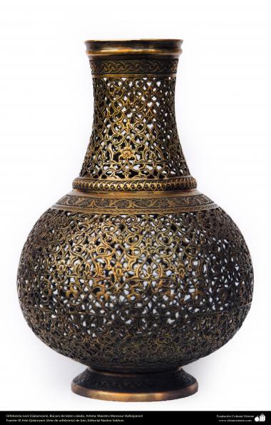 Iranian art (Qalamzani), Reticular Brass pot, Artist: Master Mansour Hafezparast -102