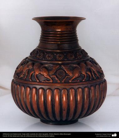 Iranian art (Qalamzani), Sassanid style embossed copper pot, Artist: Master Akbar Bozorgian - 140