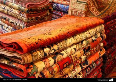 Artesanía- Arte textil- Alfombra Persa - Una parte -101