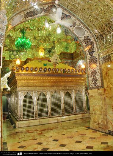 Arquitetura Islâmica - O Santuário de Fátima Masuma e a decoração com espelhos deste belo Santuário, da cidade de Qom, Irã 