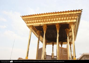 Architettura islamica-Vista della casa di tromba del santuario di Fatima masuma nella città santa di Qom-115