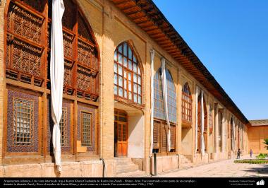 اسلامی معماری - شہر شیراز میں &quot;ارگ کریم خان زند&quot; نام کی پرانی شاہی عمارت ، ایران - سن ۱۷۶۷ء - ۲۰