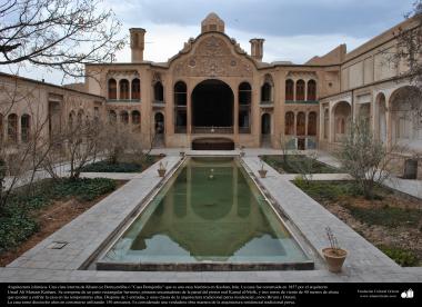 معماری اسلامی - نمایی از خانه تاریخی بروجردی در شهرستان کاشان، ایران. 238
