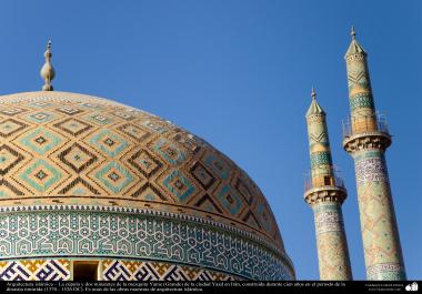 Architettura islamica-Cupola e due minareti di moschea Jamè di Yazd(Iran)-224