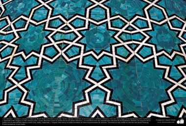 Architecture islamique - Une vue de motif de carrelage utilisé dans les murs, les plafonds, les dômes et les minarets - 44