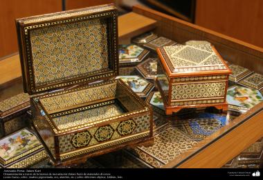 Artesanato Persa - Khatam Kari (marchetaria e Ornamentação de objetos através do mosaico em diferentes materiais)