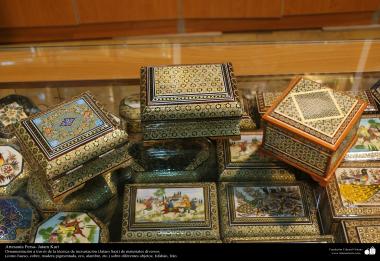 イスラム美術（イスファハンにおける工芸 - 寄木細工 - パタン化されたモザイク装飾品） －48