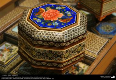 Artesanato Persa - Caixinha ornamentada Jatam Kari (marchetaria e ornnamentação de objetos), Isfahan, Irã